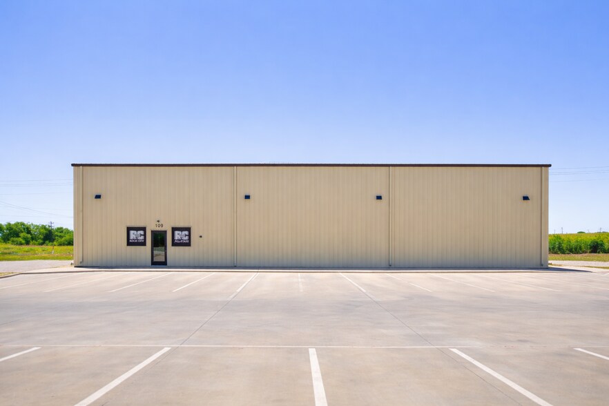 More Photos Of 4295 County Road 86, Celina Warehouse For Lease