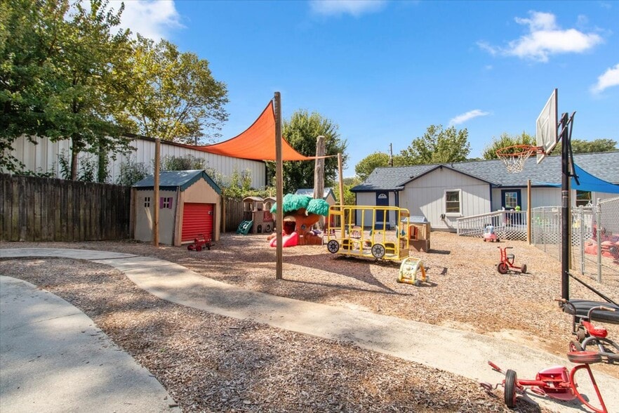 More Photos Of 57 Merritt St SE, Marietta Daycare Center For Sale