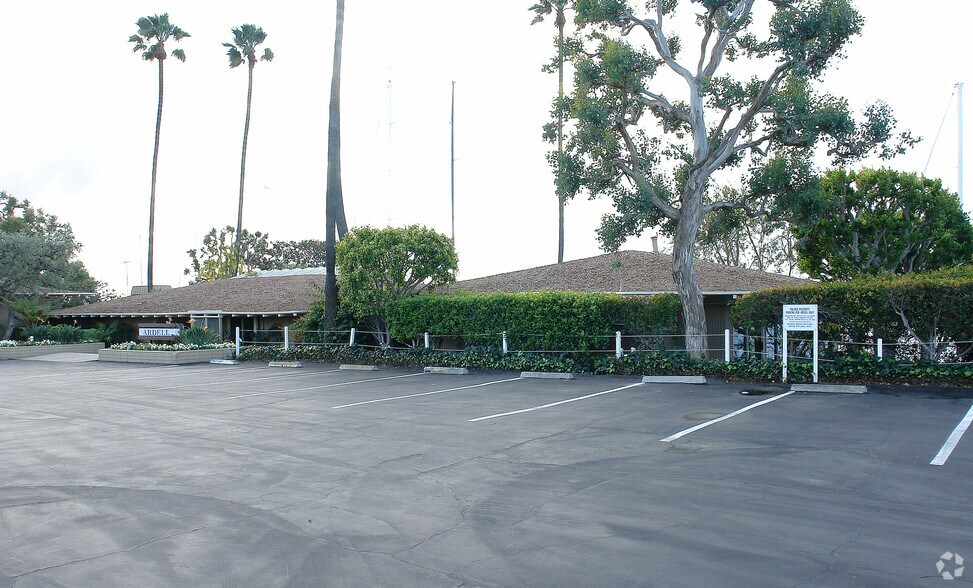 More Photos Of 2077 W Coast Hwy, Newport Beach Office For Lease
