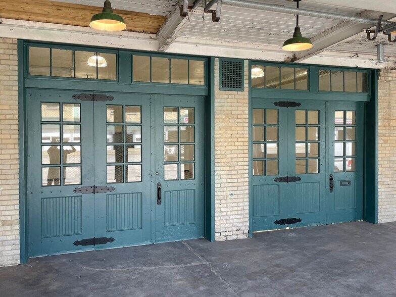 More Photos Of 1500 Clinton St, Buffalo Light Manufacturing For Lease