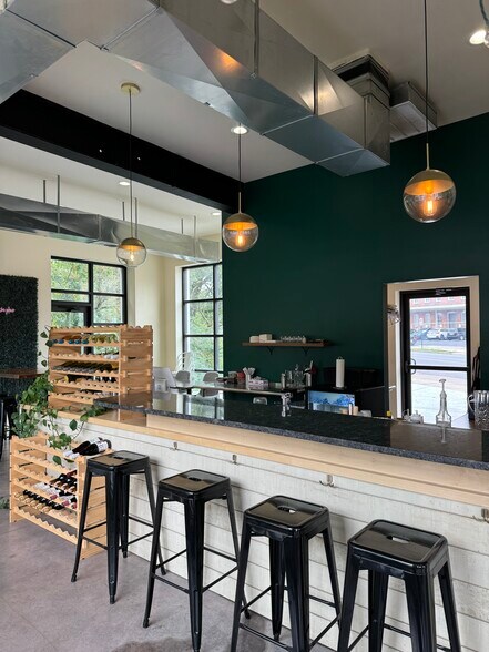 More Photos Of 425 N Main St, Harrisonburg Storefront For Lease