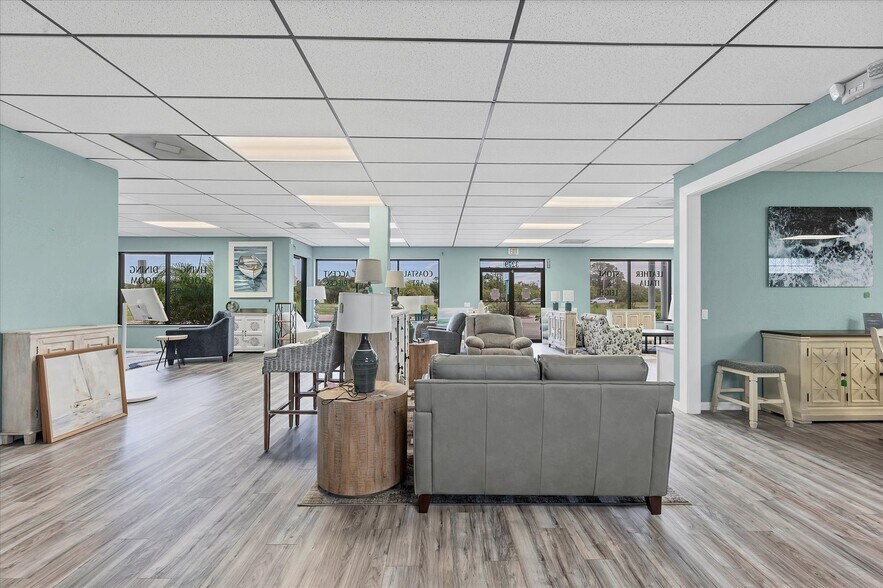 More Photos Of 3279 S Access Rd, Englewood Freestanding For Sale