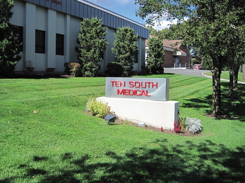 More Photos Of 10 South St, Ridgefield Medical For Lease