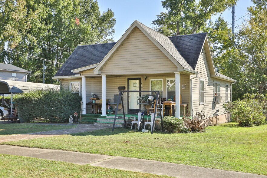 More Photos Of 422 W Jackson St, Union City Apartments For Sale