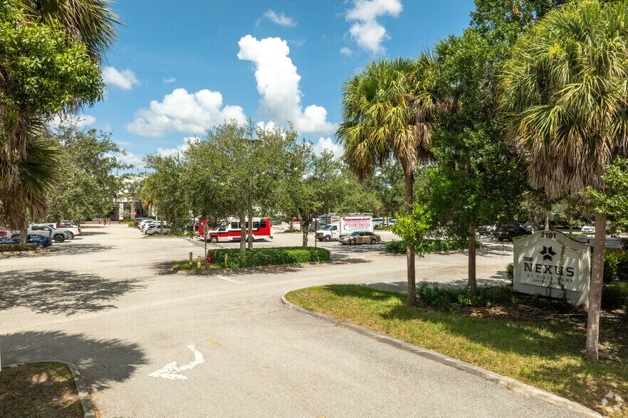 More Photos Of 2101 Vista Pkwy, West Palm Beach Office For Lease