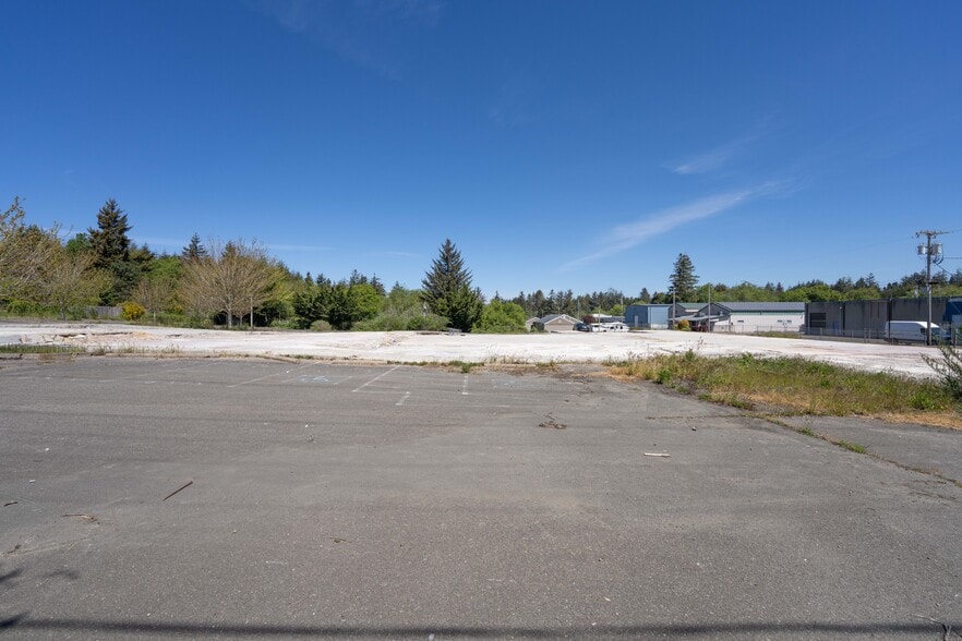 More Photos Of 1090 Newmark Ave, Coos Bay Land For Sale