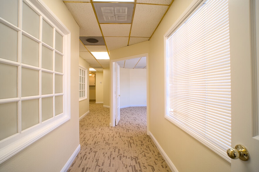More Photos Of 300 N Tustin Ave, Santa Ana Office For Lease