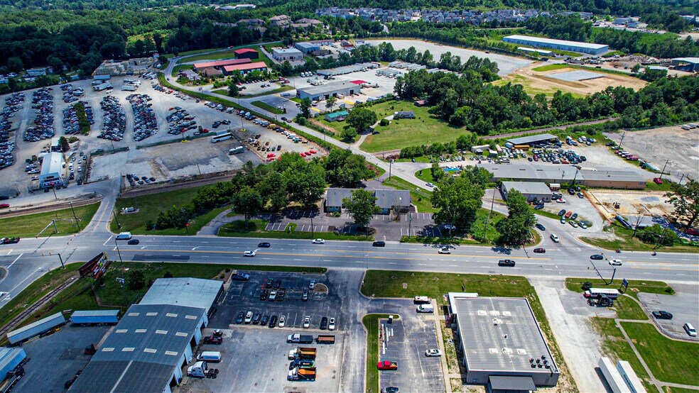 More Photos Of 5030 Hendersonville Rd, Fletcher Office For Sale
