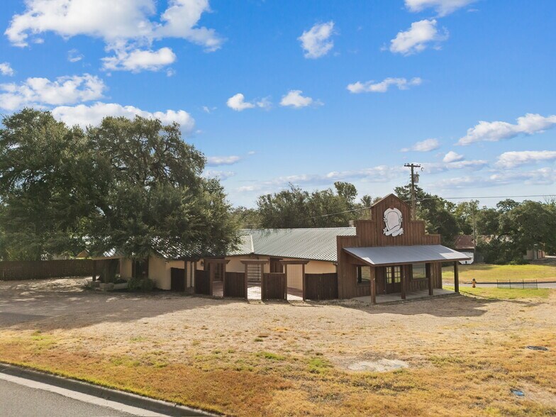 More Photos Of 6401 Rock Creek Rd, Waco Freestanding For Sale