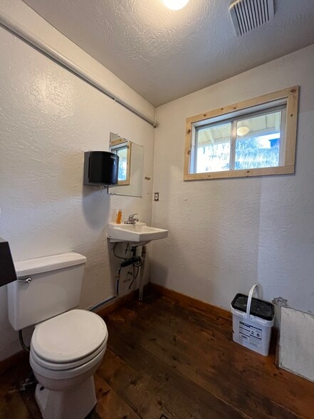 More Photos Of 164 Riverside Ave, Winthrop Restaurant For Sale