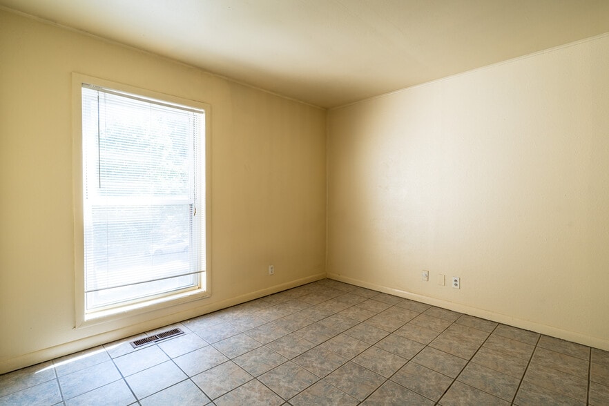 More Photos Of 1630 S 2nd St, Louisville Apartments For Sale