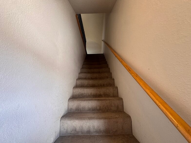 More Photos Of 1705 Columbus Ave, Bay City Restaurant For Sale