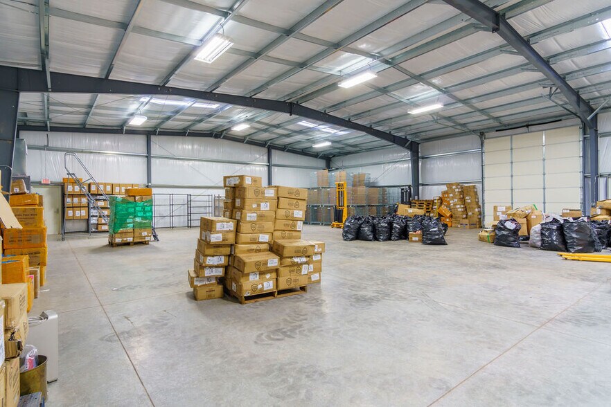 More Photos Of 405 Enterprise St, Longview Warehouse For Sale