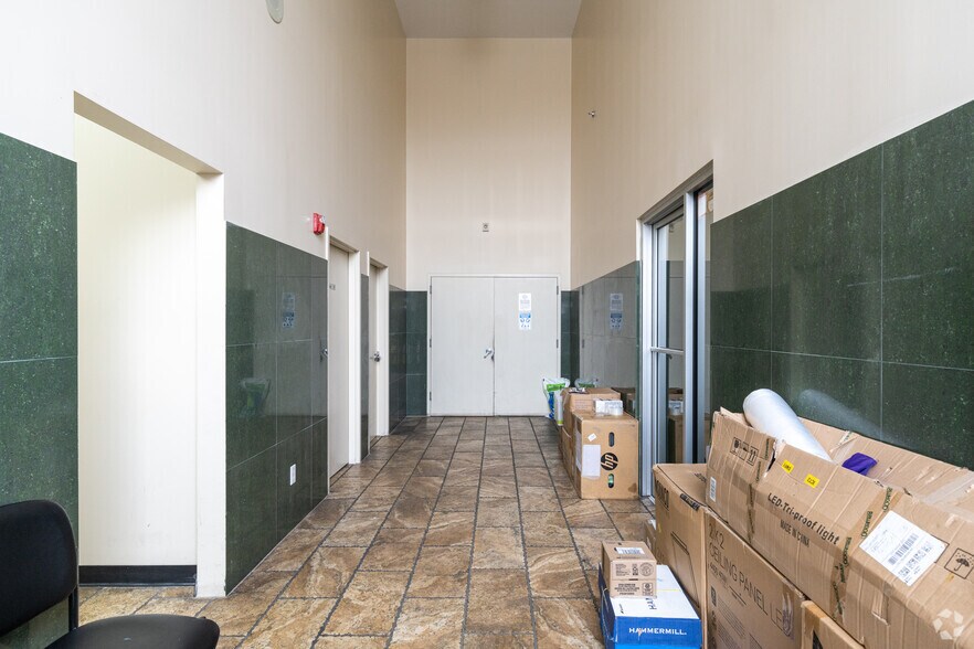 More Photos Of 175 Lake Ave, Staten Island Warehouse For Sale