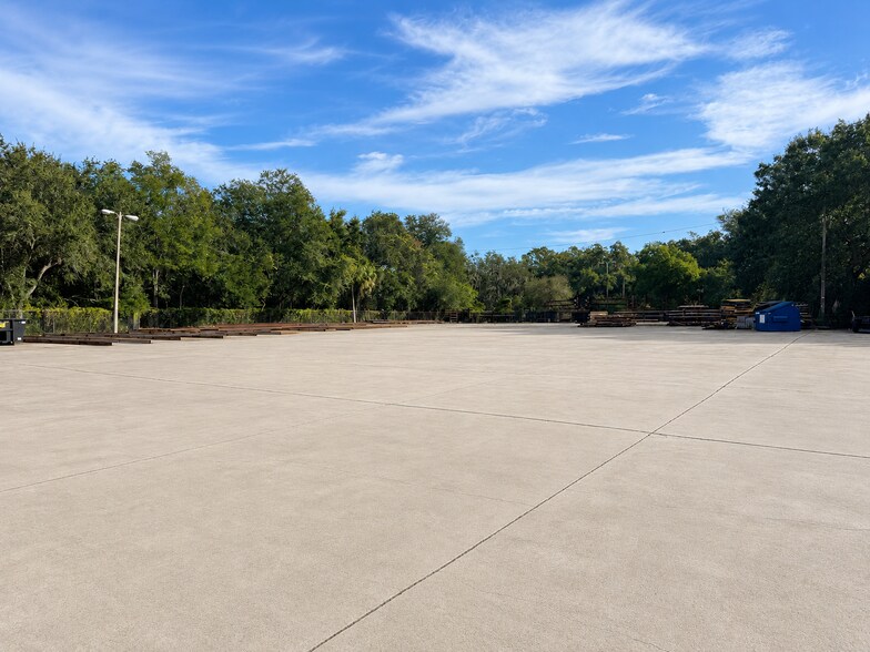 More Photos Of 2902 E Sligh Ave, Tampa Warehouse For Lease