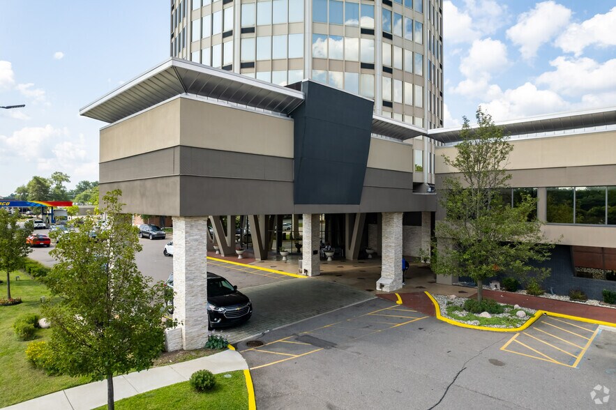 More Photos Of 26555 Telegraph Rd, Southfield Hotel For Sale