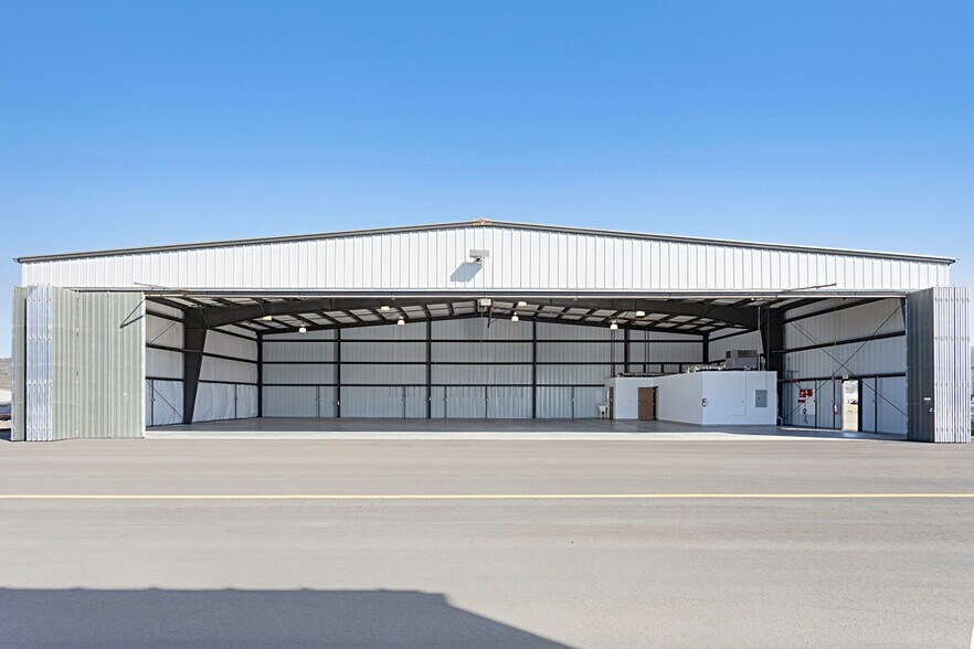 Primary Photo Of 2898 Montecito Rd, Ramona Airplane Hangar For Lease