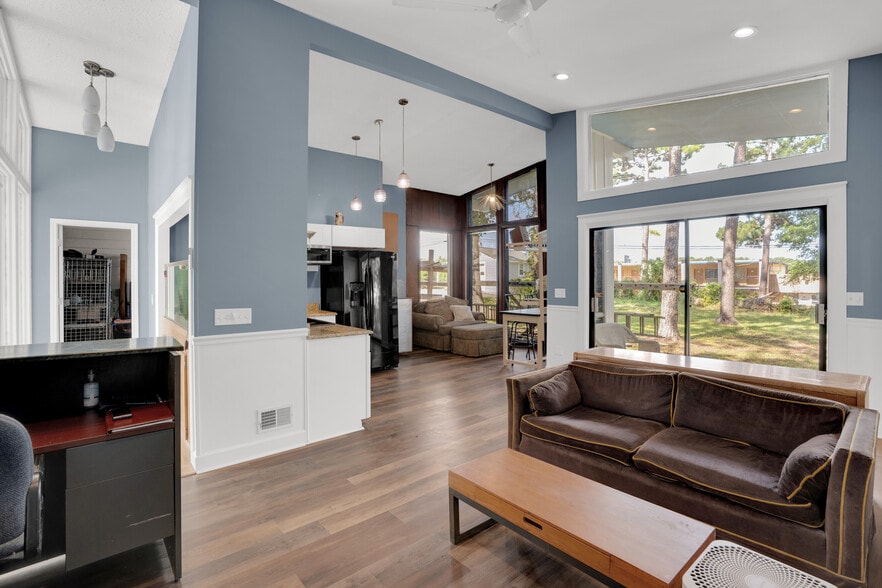 More Photos Of 128 Latonea Dr, Columbia Office Residential For Sale