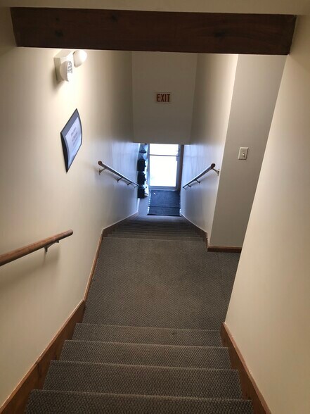 More Photos Of 484 Main St, Hampden Office For Lease