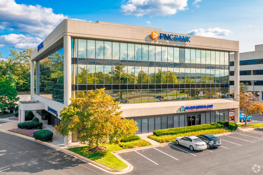 More Photos Of 702 Russell Ave, Gaithersburg Medical For Lease