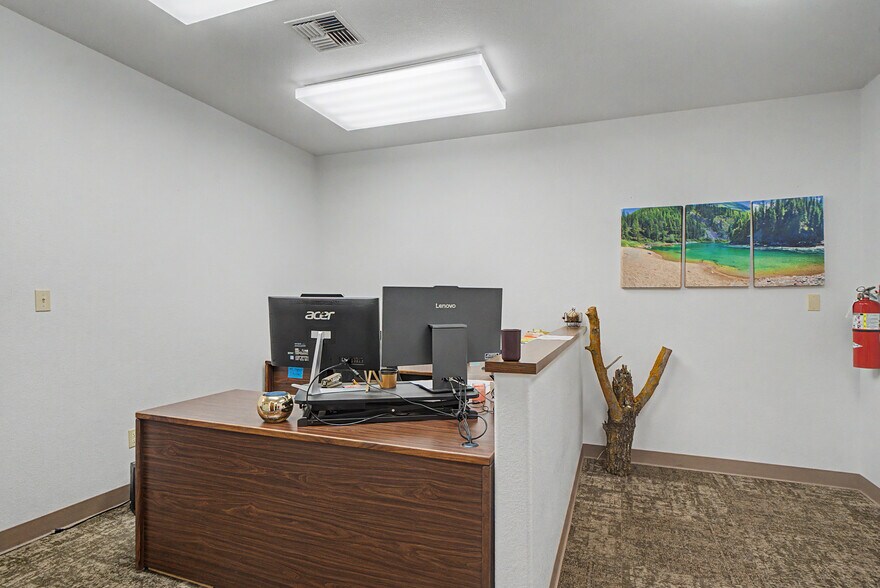 More Photos Of 56 C St NW, Ephrata Office Residential For Sale