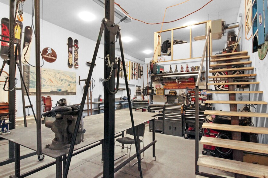 More Photos Of 246 Isinglass Cir, Barrington Warehouse For Sale