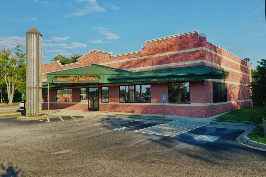 More Photos Of 7 N Guignard Dr, Sumter General Retail For Lease