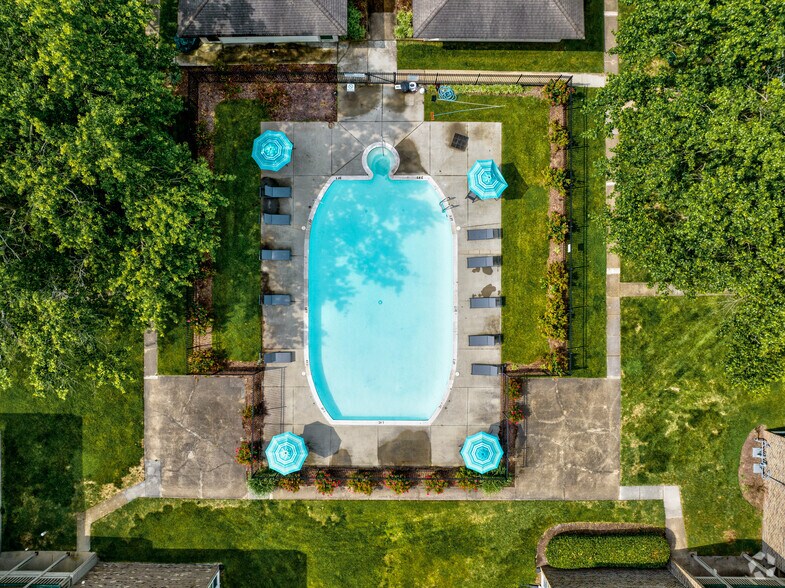 More Photos Of 1027 Tivoli Cres, Virginia Beach Apartments For Sale