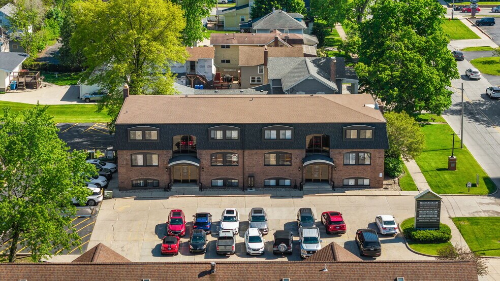 More Photos Of 250 N Main St, Crown Point Office For Sale