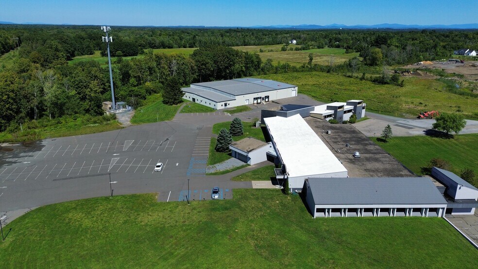 More Photos Of 1315 Route 146, Rexford Unknown For Lease