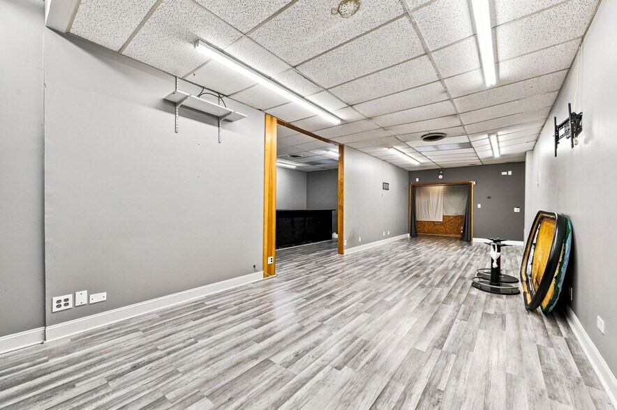 More Photos Of 7548 W Belmont Ave, Chicago Flex For Sale