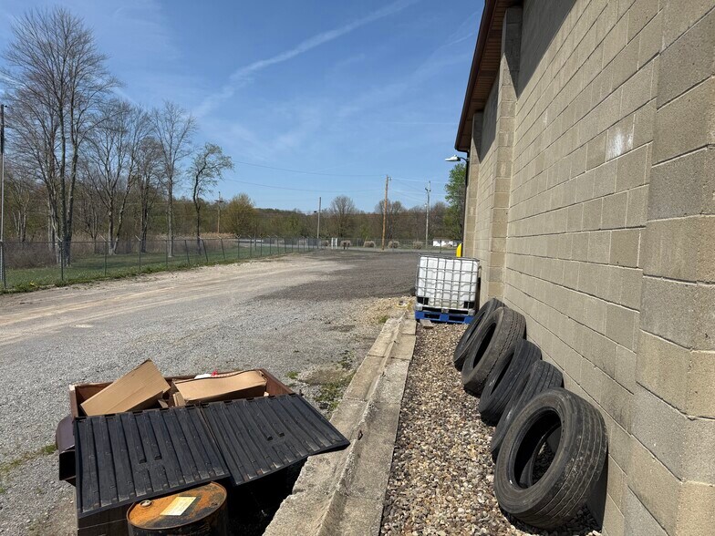 More Photos Of 4881 Pittsburgh Rd, Harrisville Light Distribution For Sale