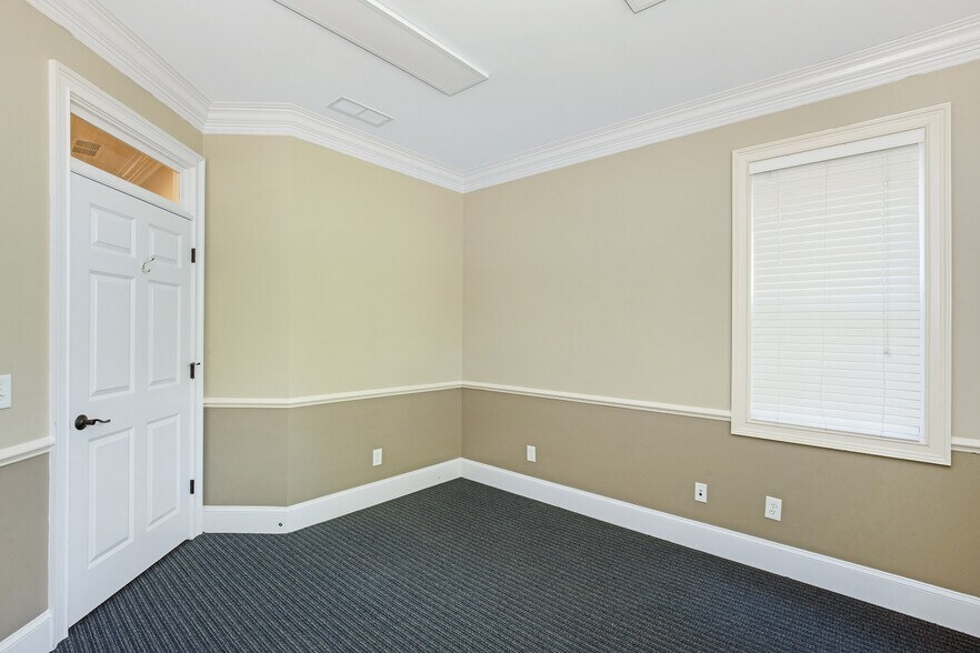 More Photos Of 3535 Roswell Rd, Marietta Office Residential For Lease