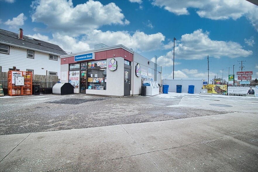 More Photos Of 410 Queen St, Chatham Service Station For Sale