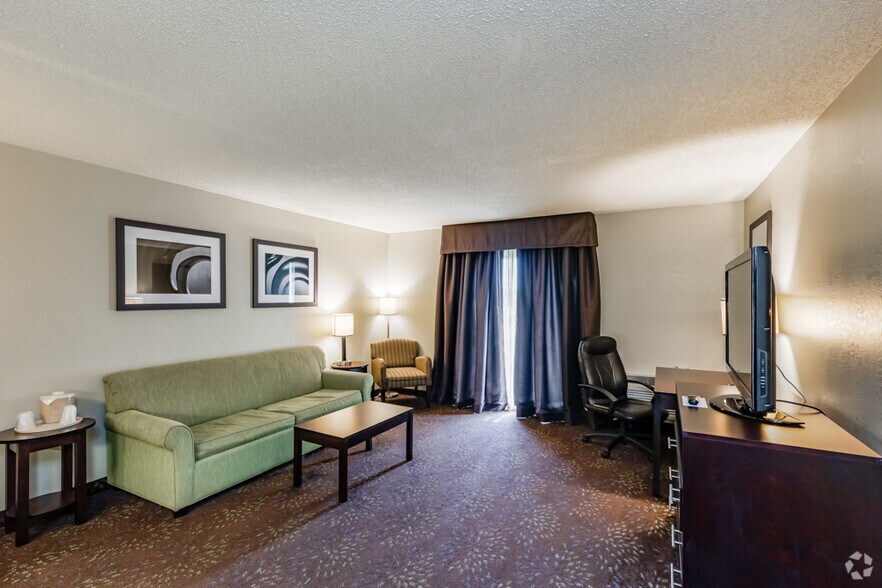 More Photos Of 5311 Campbells Run Rd, Pittsburgh Hotel For Sale