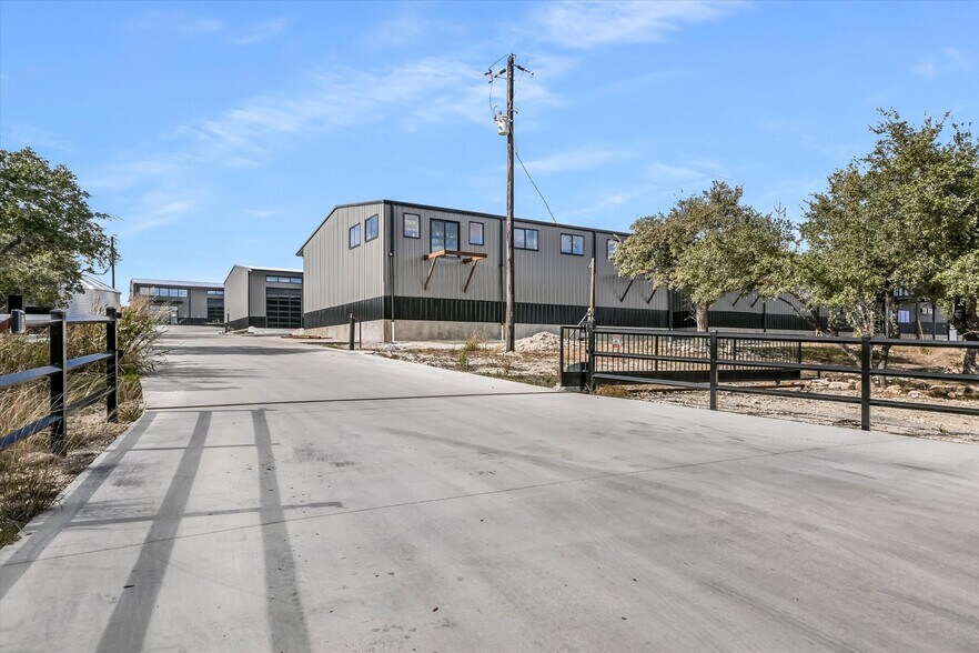 More Photos Of 451 Farrell Rd, Dripping Springs Light Distribution For Sale