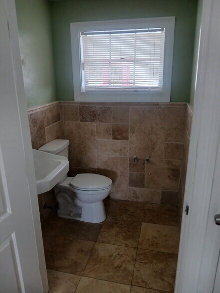 More Photos Of 38799 US Highway 19 N, Tarpon Springs Storefront Retail Office For Sale