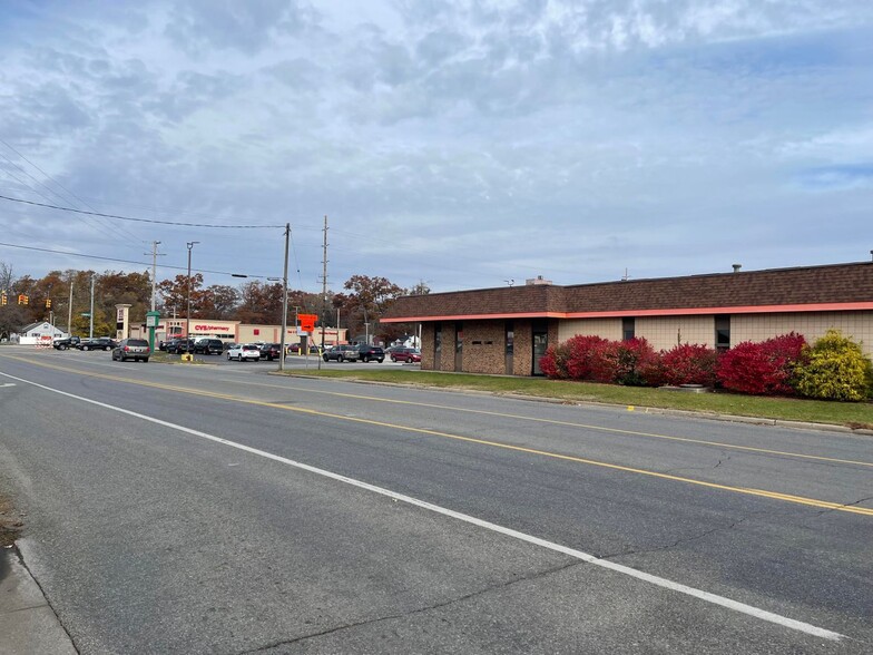 Primary Photo Of 2007 E Apple Ave, Muskegon Medical For Sale