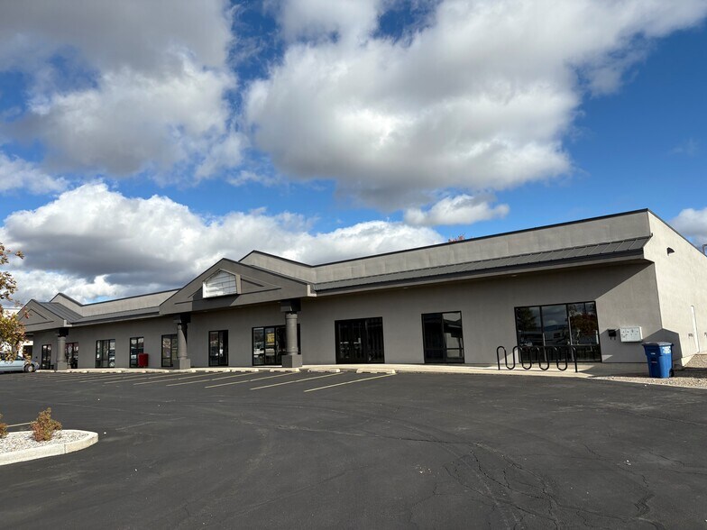 More Photos Of 3920 W 5th Ave, Post Falls Freestanding For Lease