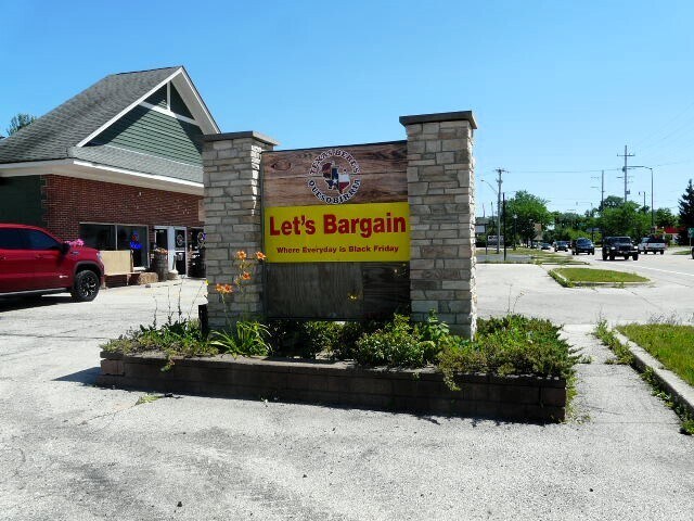 More Photos Of 55 N Barron Blvd, Grayslake Freestanding For Sale