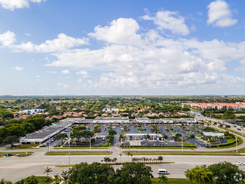 More Photos Of 9900-10060 Pines Blvd, Pembroke Pines Storefront For Lease