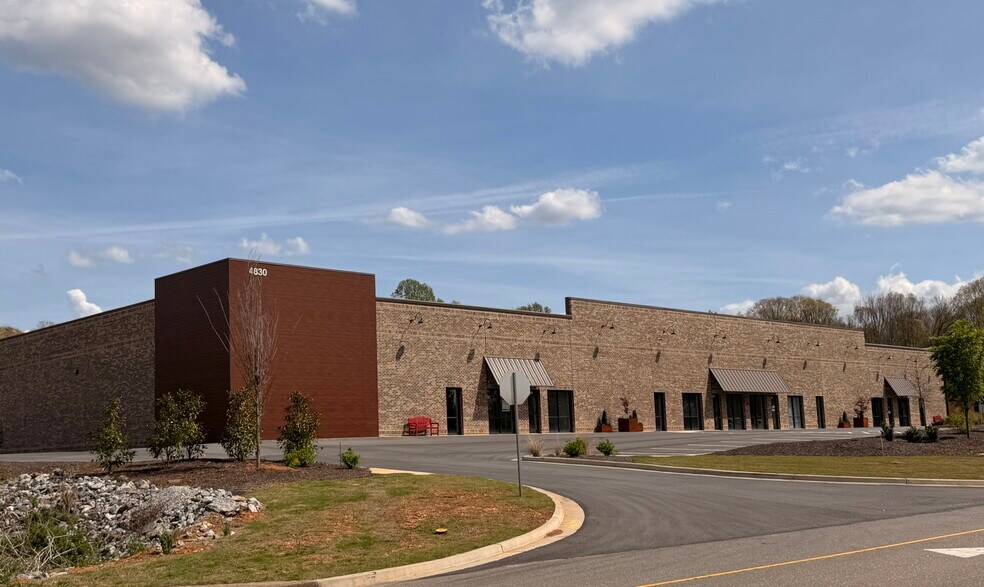 More Photos Of 4830 Marsett Pky, Cumming Light Manufacturing For Lease