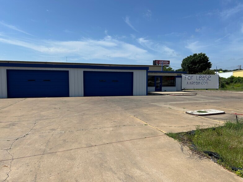 More Photos Of 6200 E Rosedale St, Fort Worth Warehouse For Lease