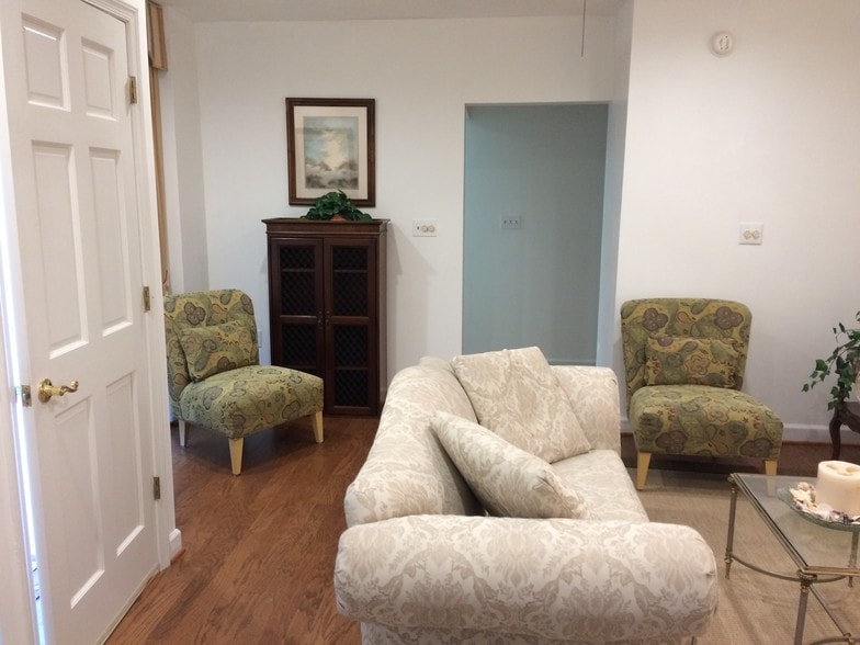 More Photos Of 215 Brooke Ave, Norfolk Office Residential For Sale