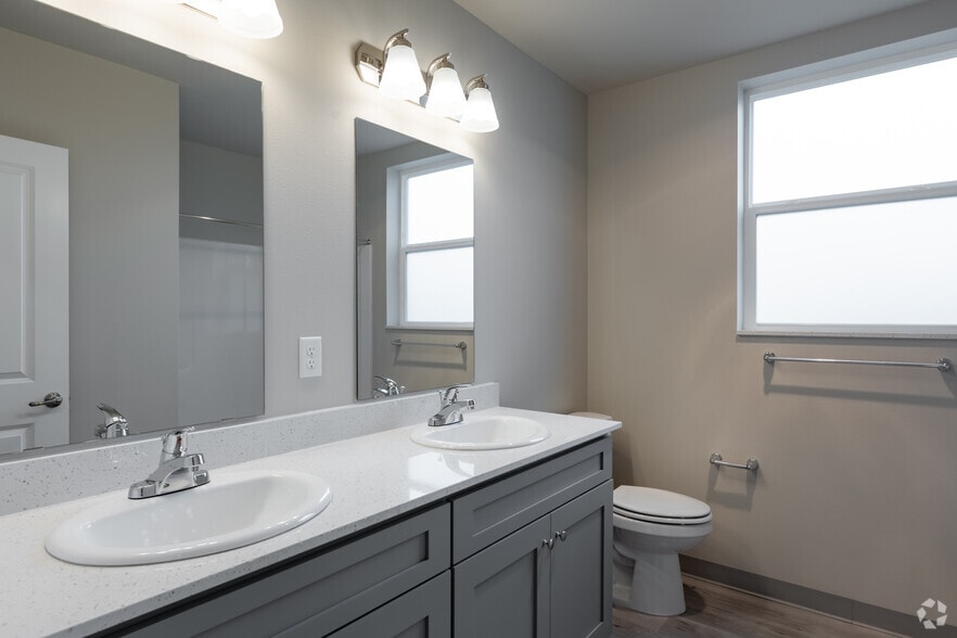 More Photos Of 7911 Washington Blvd SW, Lakewood Apartments For Sale