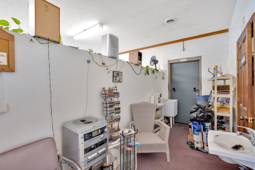 More Photos Of 333 Sullivan St, Kingsport Storefront For Sale