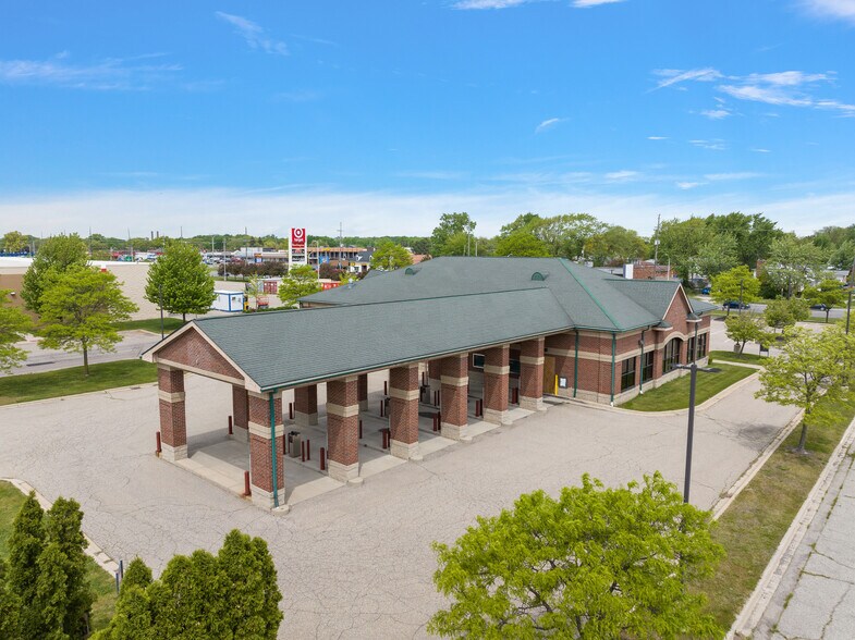 More Photos Of 28200-28250 Dequindre Rd, Warren Supermarket For Sale