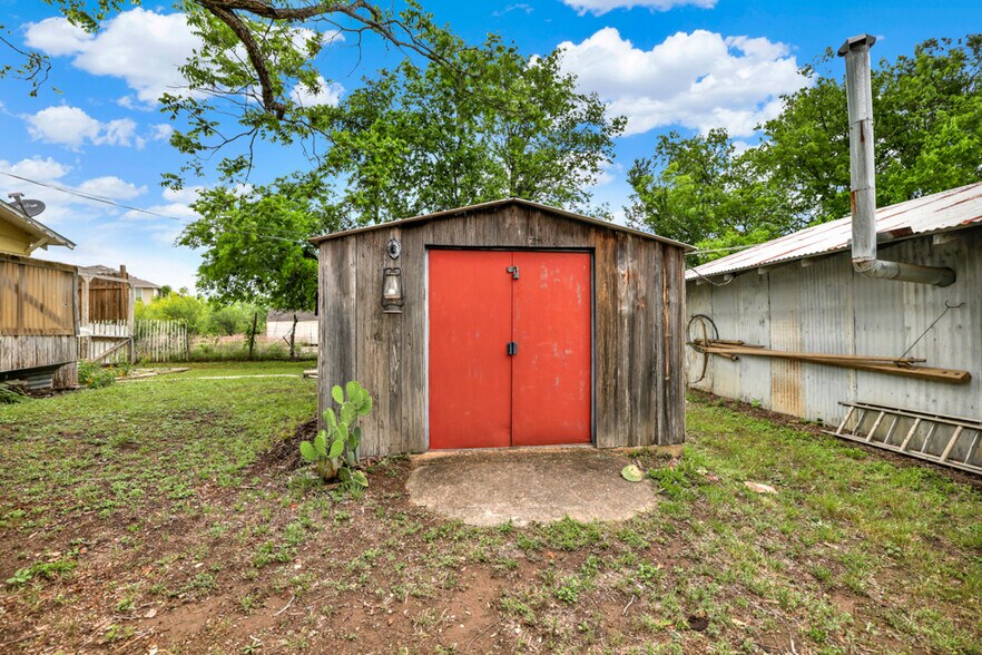 More Photos Of 1959 Gruene Rd, New Braunfels Office For Sale