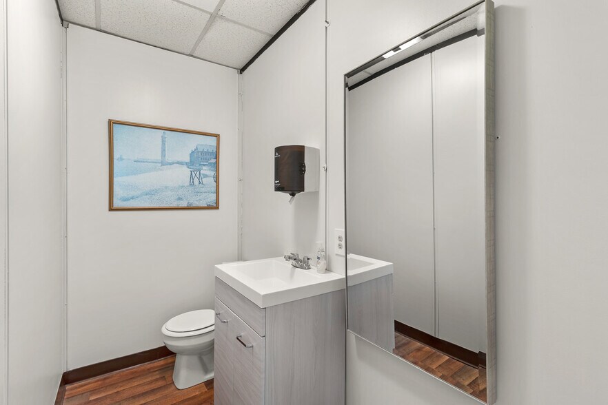 More Photos Of 279 N Main St, Kilmarnock General Retail For Sale