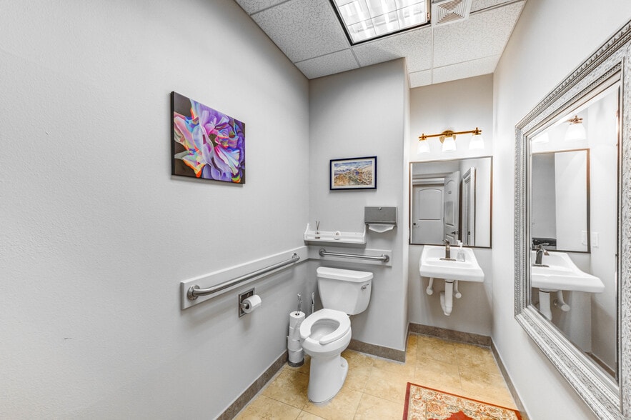 More Photos Of 21815 Oak Park Trails Dr, Katy Medical For Sale